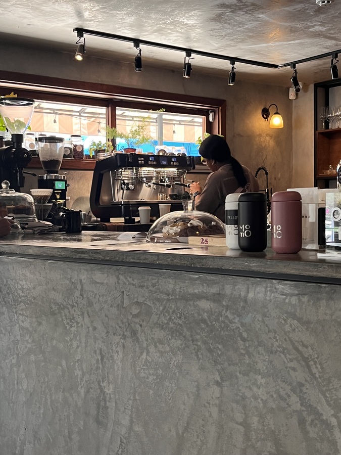 MomO Coffee Shop
