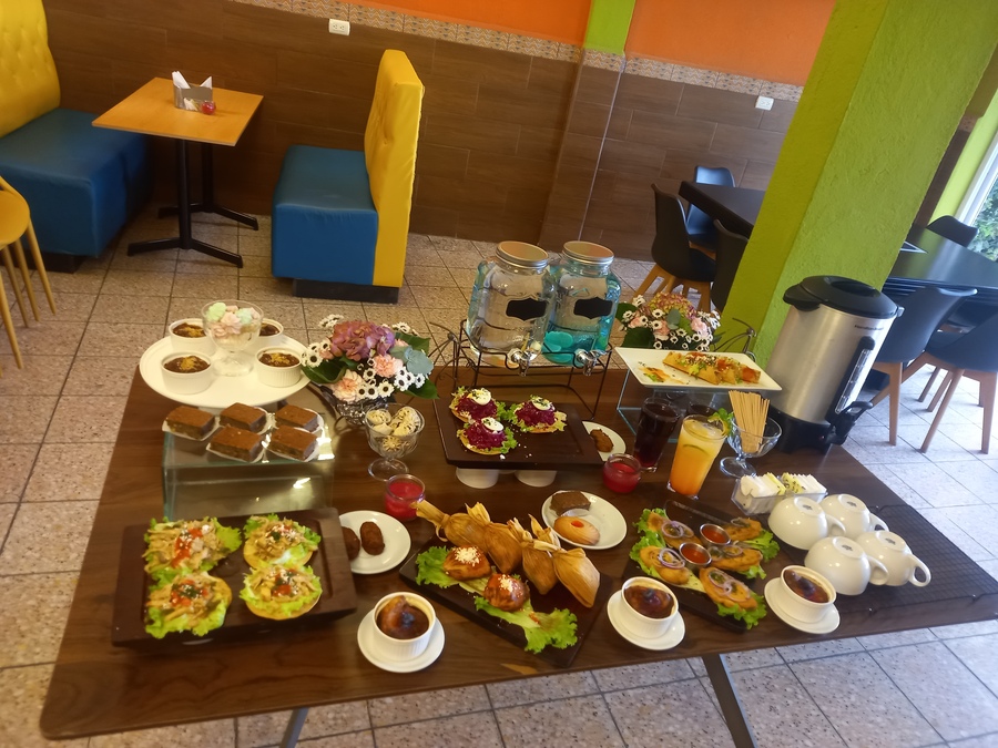Celso's Pastelería Cafe Restaurante