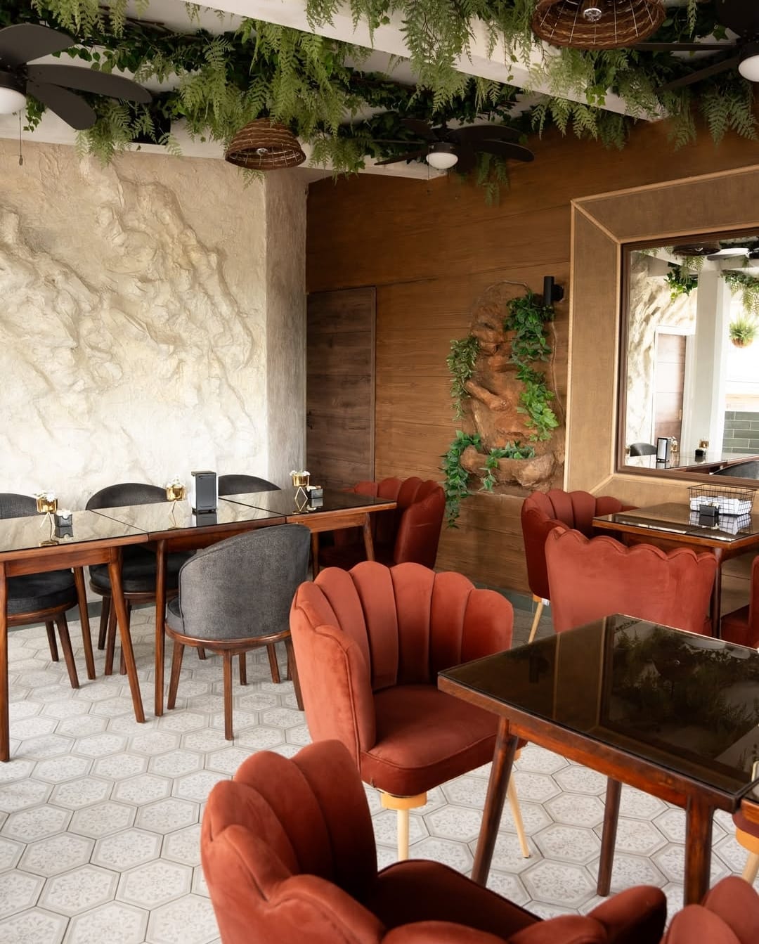 Le Grand Café & Bistro