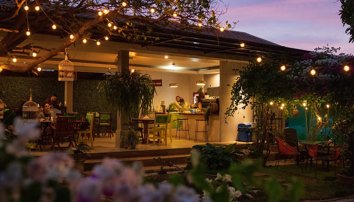 Bajo Sombra Cafetería 