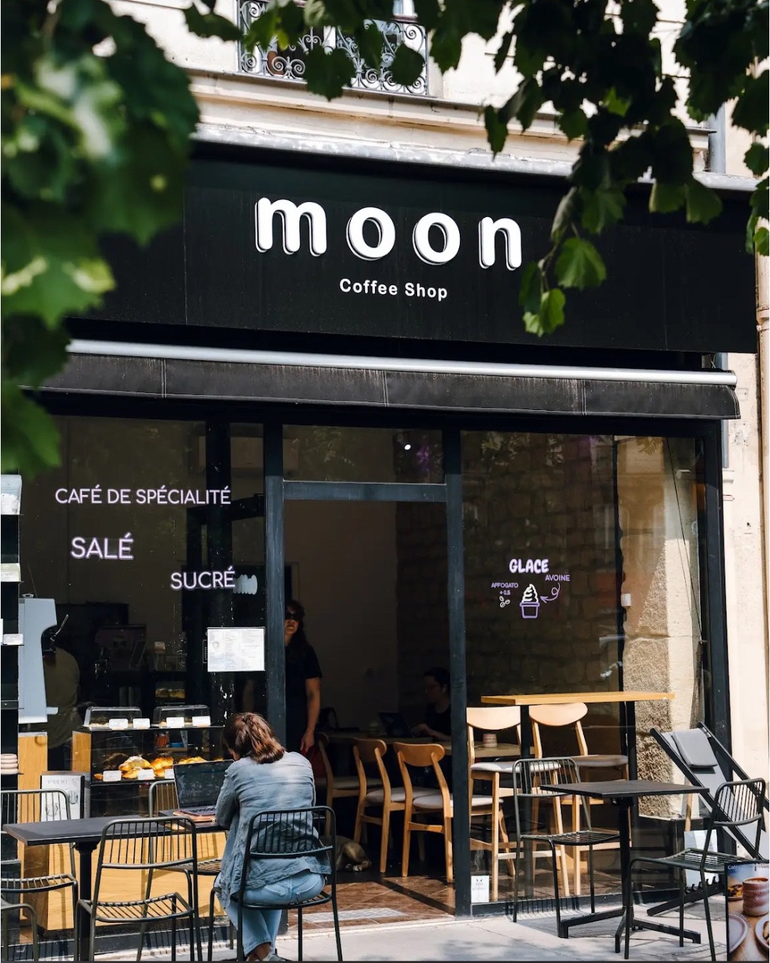Moon Coffee Shop