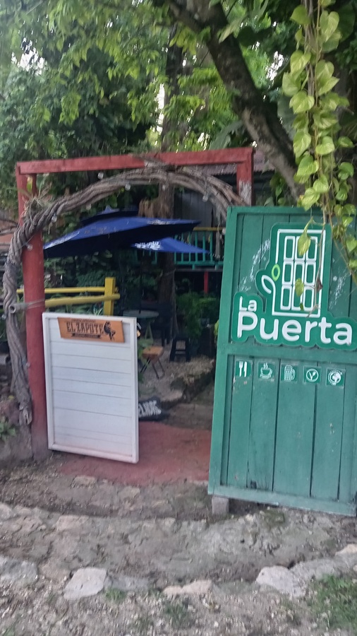 La Puerta Coffee Lounge