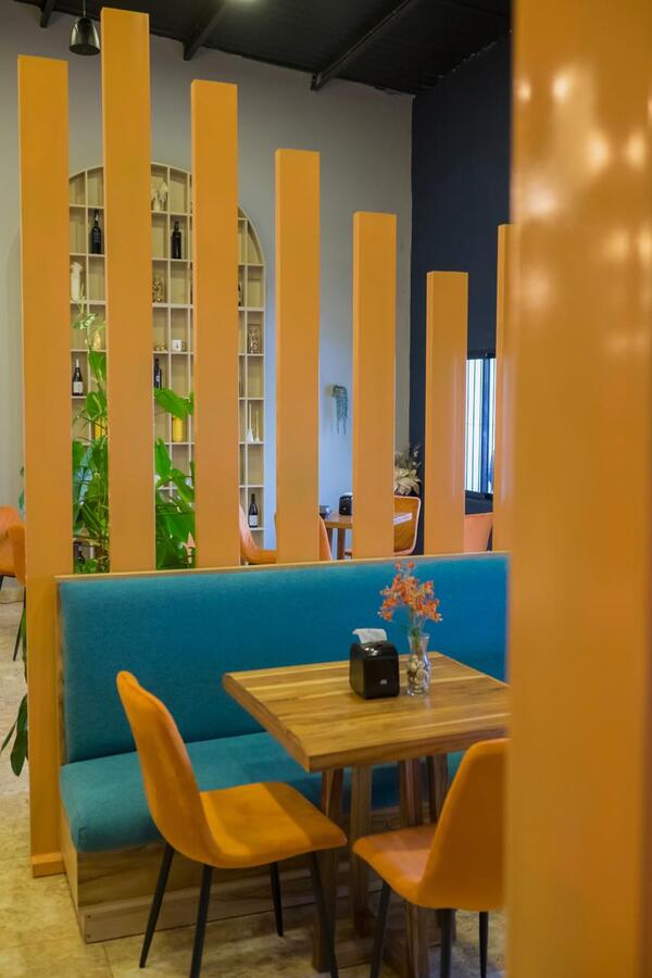 Bouquet Coffee & Bistro