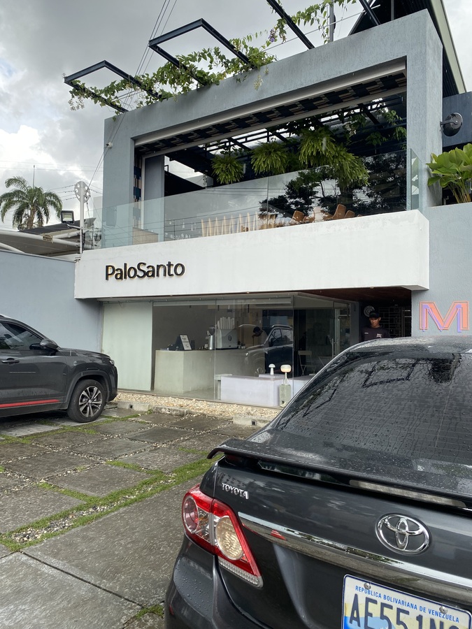 PALO SANTO Room Café