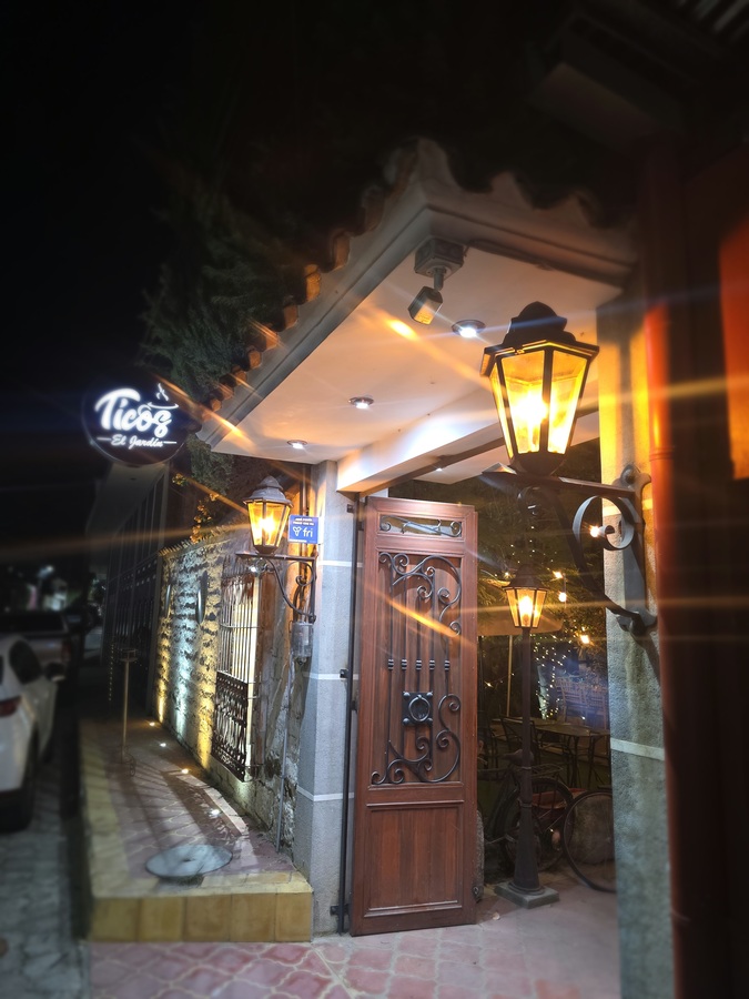 TICOS CAFE JARDIN